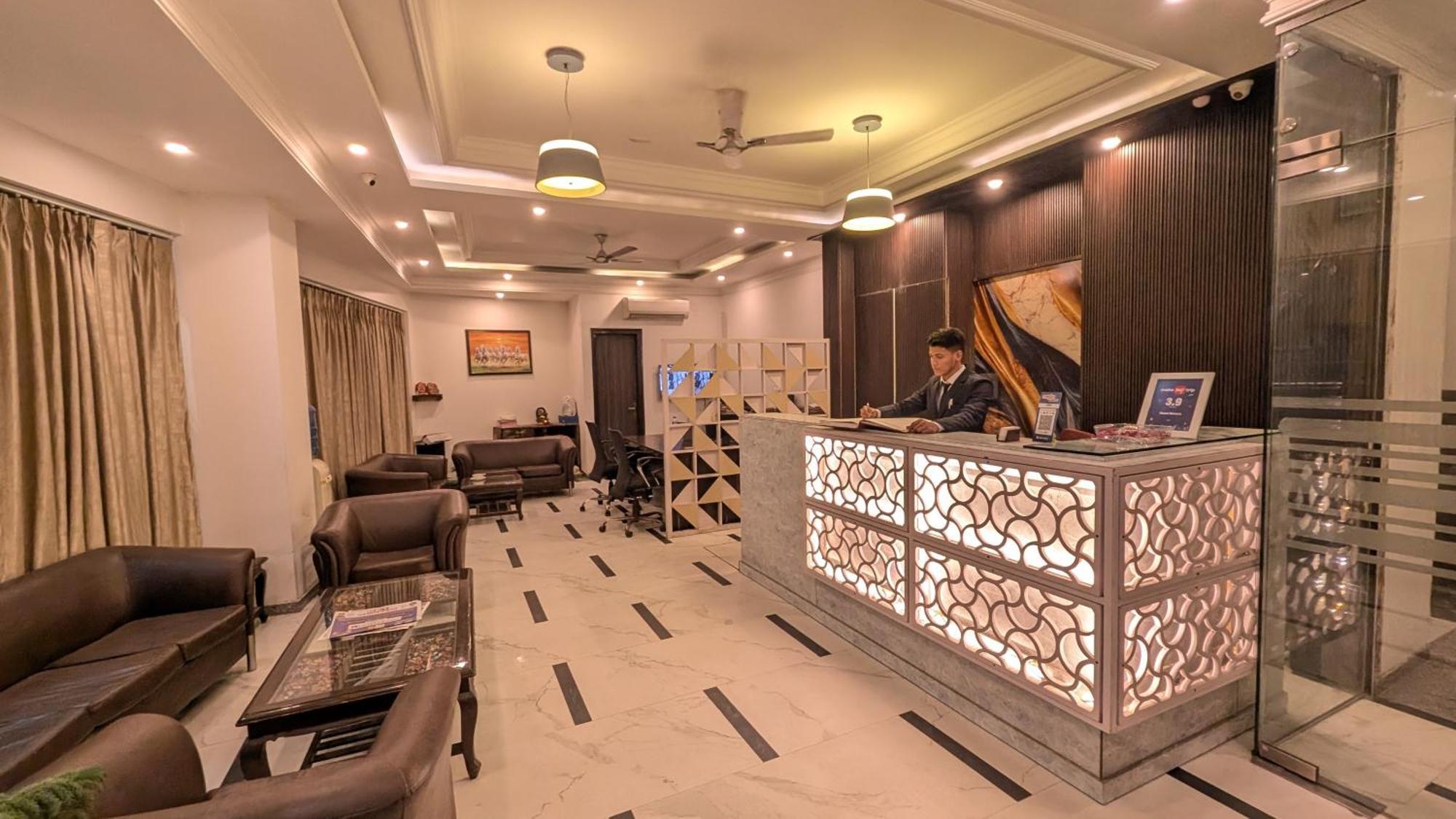 Hotel The Almora By Rs Global Near By Delhi International Airport With - Free Airport Drop New Delhi Bagian luar foto
