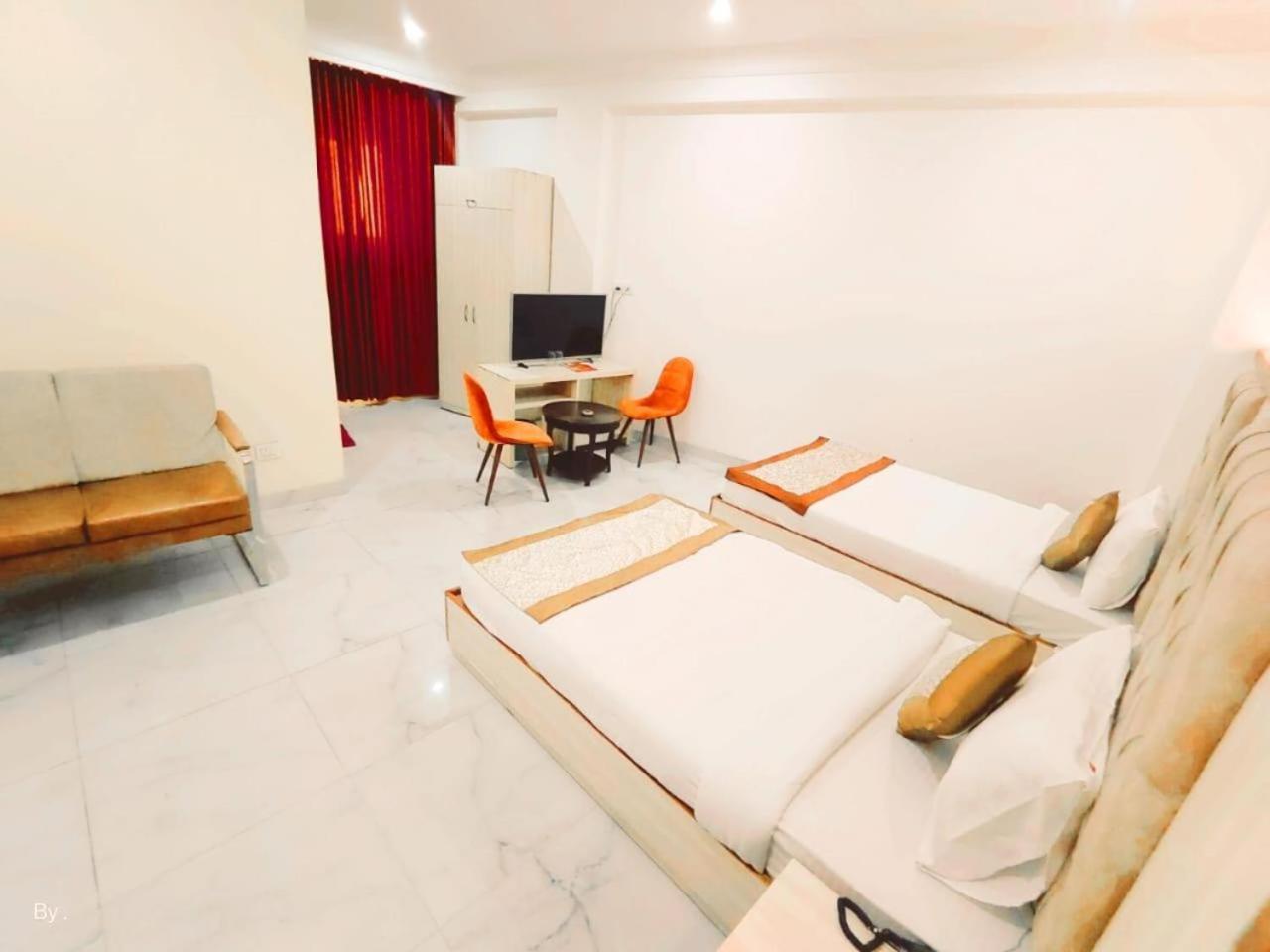 Hotel The Almora By Rs Global Near By Delhi International Airport With - Free Airport Drop New Delhi Bagian luar foto