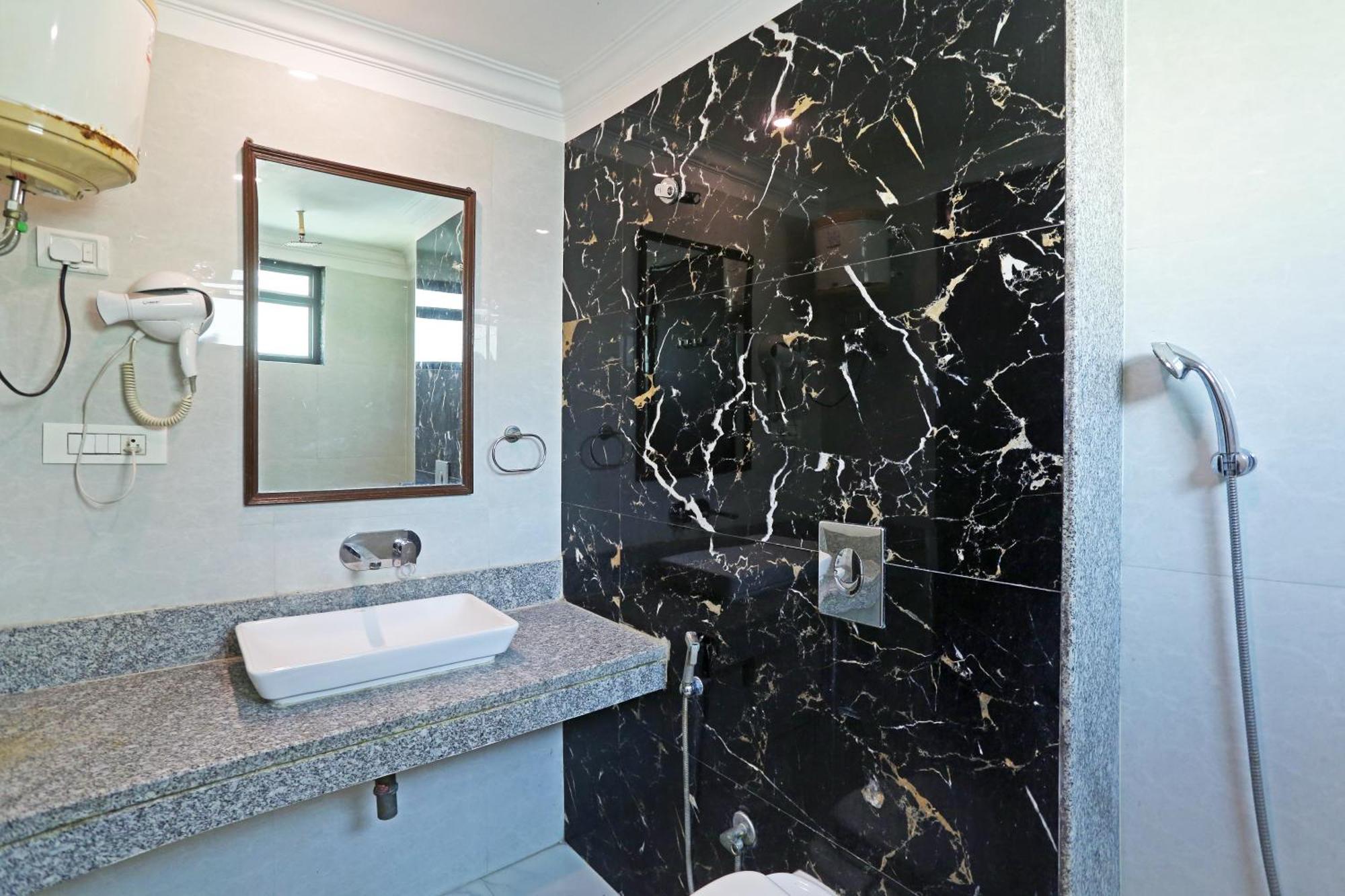 Hotel The Almora By Rs Global Near By Delhi International Airport With - Free Airport Drop New Delhi Bagian luar foto