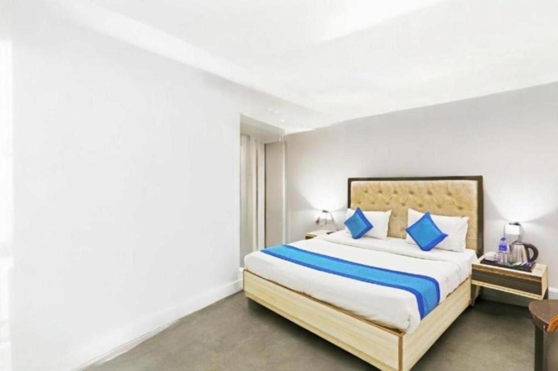 Hotel The Almora By Rs Global Near By Delhi International Airport With - Free Airport Drop New Delhi Bagian luar foto